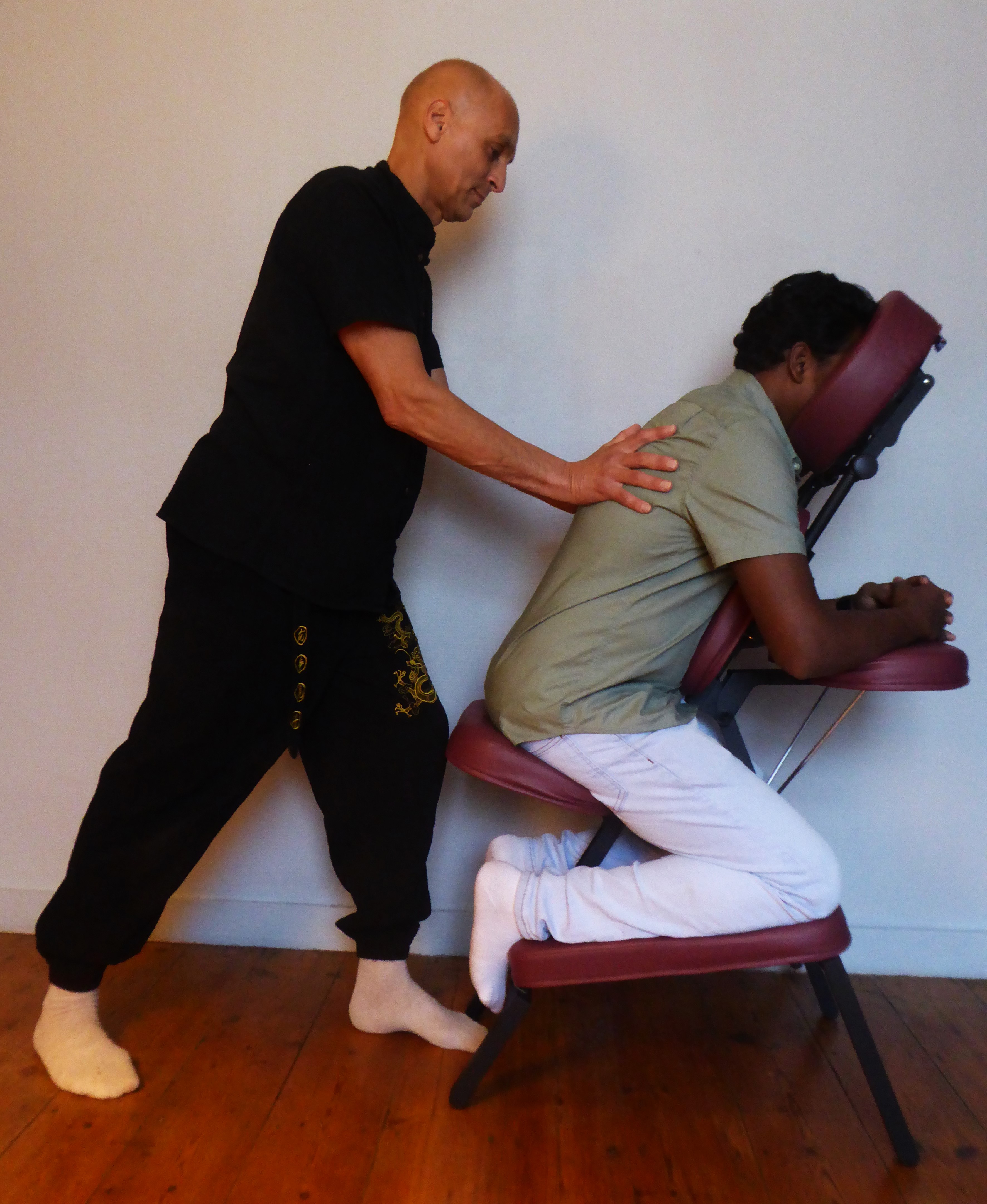 Massage Amma sur chaise — pratique et revigorant